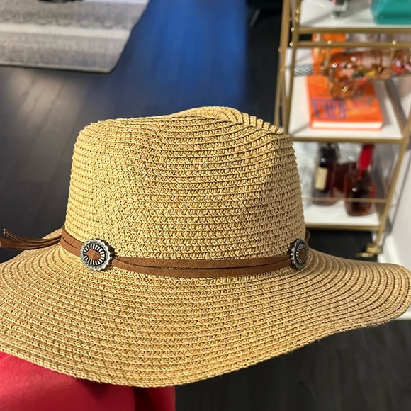 Accessories - Straw hat